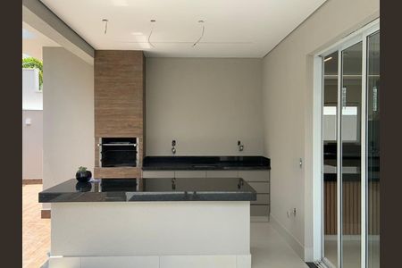 Casa à venda com 3 quartos, 278m² em Swiss Park, Campinas