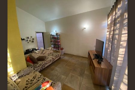 Casa à venda com 4 quartos, 253m² em Cambuí, Campinas