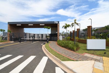 Casa de condomínio à venda com 225m², 3 quartos e 2 vagasFachado do condomínio