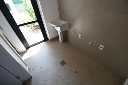 Casa de condomínio à venda com 225m², 3 quartos e 2 vagasÁrea de Serviço