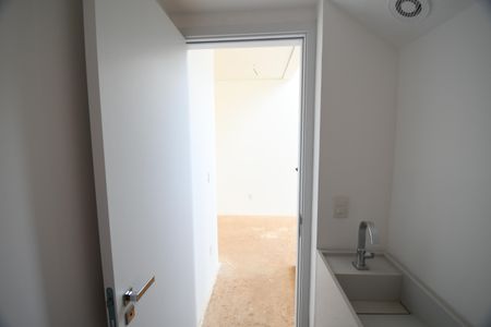 Casa de condomínio à venda com 225m², 3 quartos e 2 vagasLavabo