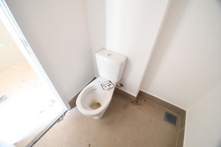 Casa de condomínio à venda com 225m², 3 quartos e 2 vagasBanheiro de serviço