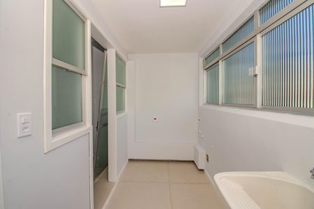 Apartamento à venda com 90m², 2 quartos e 1 vaga Apartamento à venda com 90m², 2 quartos e 1 vagaCozinha e Área de Serviço