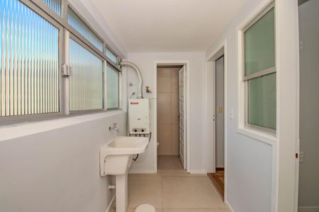 Apartamento à venda com 90m², 2 quartos e 1 vaga Apartamento à venda com 90m², 2 quartos e 1 vagaCozinha e Área de Serviço