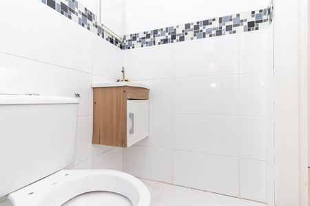 Banheiro de casa para alugar com 1 quarto, 26m² em Jardim Lajeado, São Paulo