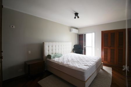 Apartamento à venda com 192m², 4 quartos e 2 vagas Apartamento à venda com 192m², 4 quartos e 2 vagasSuíte