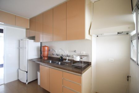 Apartamento à venda com 192m², 4 quartos e 2 vagas Apartamento à venda com 192m², 4 quartos e 2 vagasCozinha
