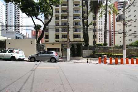 Apartamento à venda com 192m², 4 quartos e 2 vagas Apartamento à venda com 192m², 4 quartos e 2 vagasFachada