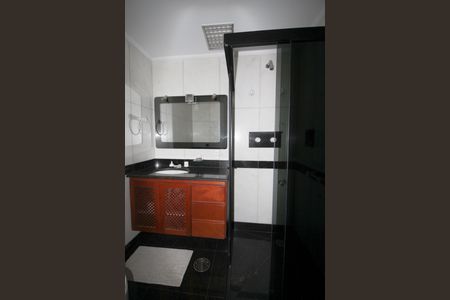 Apartamento à venda com 192m², 4 quartos e 2 vagas Apartamento à venda com 192m², 4 quartos e 2 vagasBanheiro 2