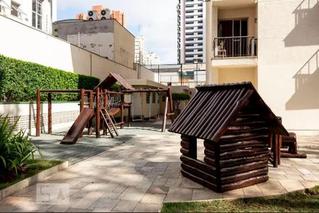 Apartamento à venda com 192m², 4 quartos e 2 vagas Apartamento à venda com 192m², 4 quartos e 2 vagasÁrea comum - Playground