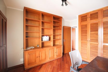 Apartamento à venda com 192m², 4 quartos e 2 vagas Apartamento à venda com 192m², 4 quartos e 2 vagasQuarto 3