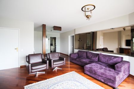 Apartamento à venda com 192m², 4 quartos e 2 vagas Apartamento à venda com 192m², 4 quartos e 2 vagasSala