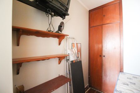 Apartamento à venda com 192m², 4 quartos e 2 vagas Apartamento à venda com 192m², 4 quartos e 2 vagasQuarto de Serviço
