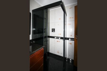 Apartamento à venda com 192m², 4 quartos e 2 vagas Apartamento à venda com 192m², 4 quartos e 2 vagasBanheiro 2