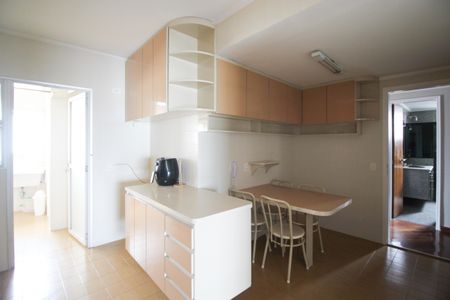 Apartamento à venda com 192m², 4 quartos e 2 vagas Apartamento à venda com 192m², 4 quartos e 2 vagasCozinha