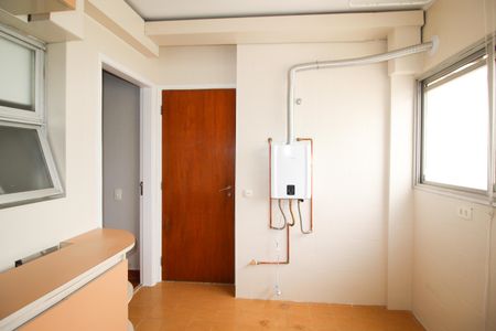 Apartamento à venda com 192m², 4 quartos e 2 vagas Apartamento à venda com 192m², 4 quartos e 2 vagasÁrea de Serviço