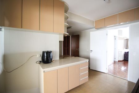Apartamento à venda com 192m², 4 quartos e 2 vagas Apartamento à venda com 192m², 4 quartos e 2 vagasCozinha