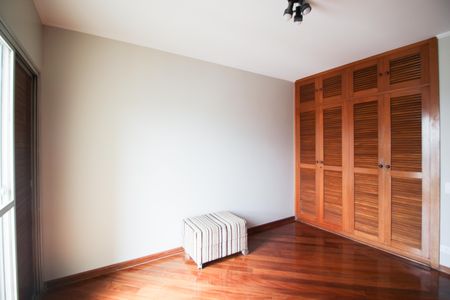 Apartamento à venda com 192m², 4 quartos e 2 vagas Apartamento à venda com 192m², 4 quartos e 2 vagasQuarto 1