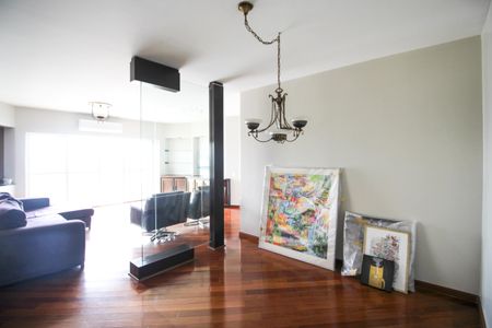 Apartamento à venda com 192m², 4 quartos e 2 vagas Apartamento à venda com 192m², 4 quartos e 2 vagasSala