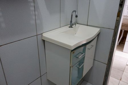 Casa para alugar com 42m², 1 quarto e sem vagaBanheiro