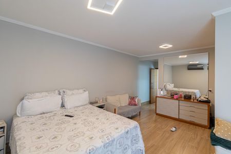 Casa à venda com 135m², 3 quartos e 3 vagasSuíte