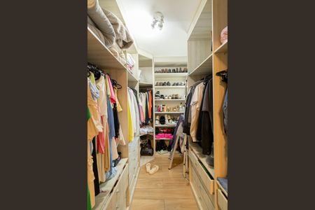 Casa à venda com 135m², 3 quartos e 3 vagasCloset Suíte