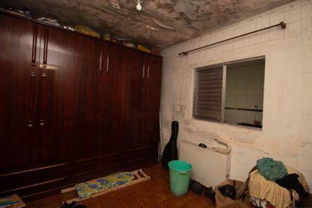 Casa à venda com 216m², 5 quartos e 2 vagas Casa à venda com 216m², 5 quartos e 2 vagasQuarto 2