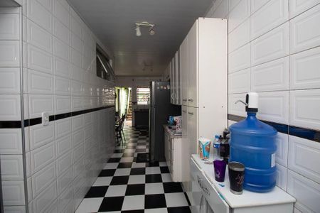 Casa à venda com 216m², 5 quartos e 2 vagas Casa à venda com 216m², 5 quartos e 2 vagasCozinha 1