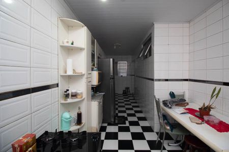 Casa à venda com 216m², 5 quartos e 2 vagas Casa à venda com 216m², 5 quartos e 2 vagasCozinha 1