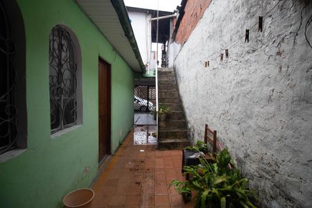 Casa à venda com 216m², 5 quartos e 2 vagas Casa à venda com 216m², 5 quartos e 2 vagasQuintal