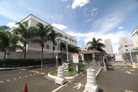 Apartamento para alugar com 48m², 2 quartos e 1 vagaFachada e portaria