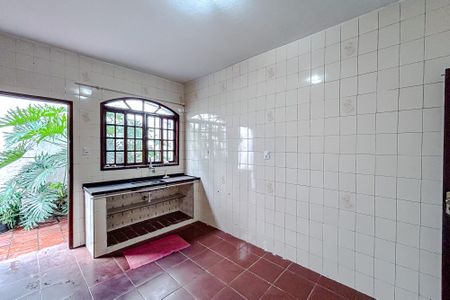 Casa para alugar com 100m², 3 quartos e 2 vagasCozinha