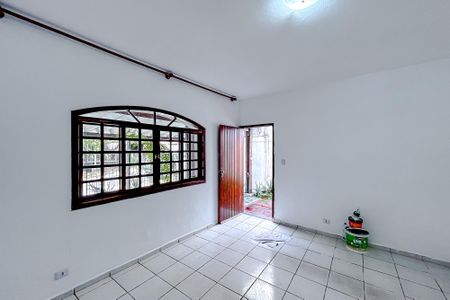 Casa para alugar com 100m², 3 quartos e 2 vagasSala