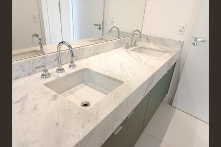Apartamento para alugar com 142m², 3 quartos e 2 vagas Apartamento para alugar com 142m², 3 quartos e 2 vagasBanheiro da Suíte 3