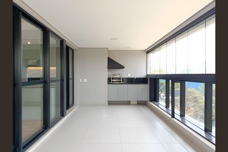 Apartamento para alugar com 142m², 3 quartos e 2 vagas Apartamento para alugar com 142m², 3 quartos e 2 vagasVaranda