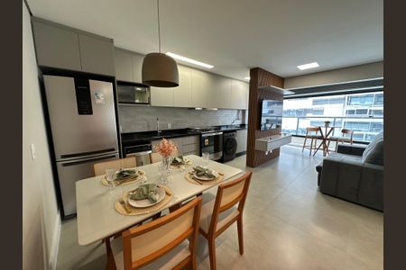 Sala de apartamento para alugar com 2 quartos, 75m² em Alphaville Industrial, Barueri