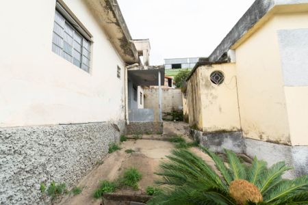 Casa para alugar com 230m², 2 quartos e 1 vagaCasa fundos