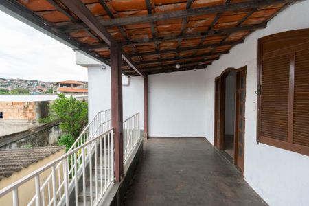 Casa para alugar com 230m², 2 quartos e 1 vagaVaranda