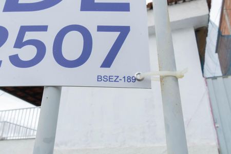 Plaquinha 13/12/25 BSEZ-189 de casa à venda com 2 quartos, 230m² em Coqueiros, Belo Horizonte