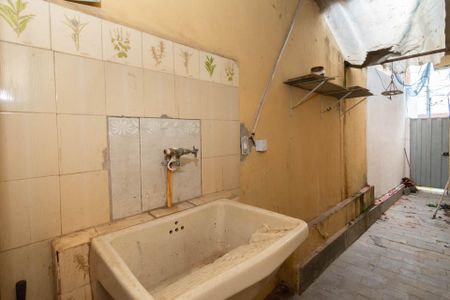 Casa para alugar com 230m², 2 quartos e 1 vagaÁrea de Serviço