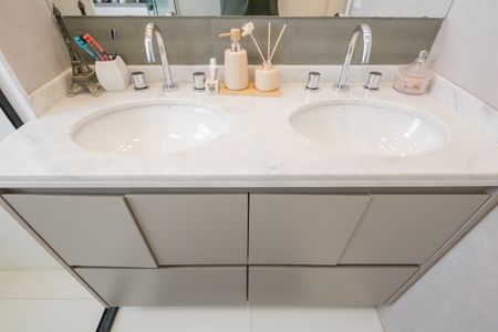 Apartamento para alugar com 112m², 2 quartos e 2 vagasBanheiro da Suíte 1