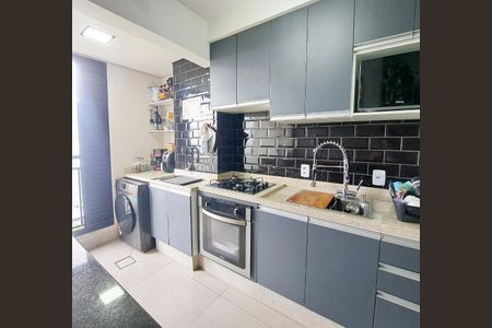 Cozinha de apartamento para alugar com 2 quartos, 39m² em Padroeira, Osasco