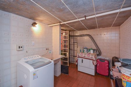 Casa à venda com 280m², 4 quartos e 2 vagasÁrea de Serviço