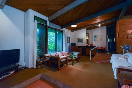 Sala de casa para alugar com 4 quartos, 280m² em Jardim Prudência, São Paulo