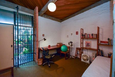 Casa à venda com 280m², 4 quartos e 2 vagasQuarto 1