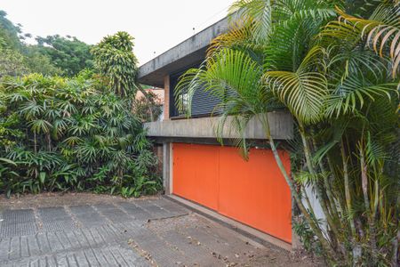 Casa à venda com 280m², 4 quartos e 2 vagasFachada