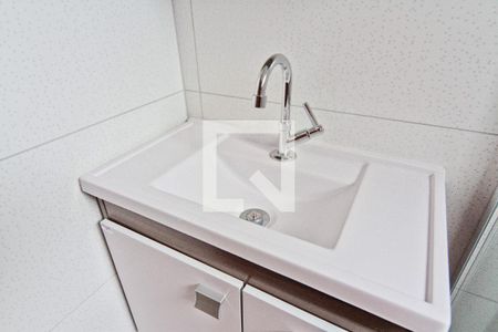 Apartamento para alugar com 65m², 2 quartos e sem vagaBanheiro