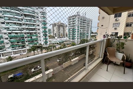 Apartamento à venda com 75m², 3 quartos e 1 vaga Apartamento à venda com 75m², 3 quartos e 1 vagaVaranda