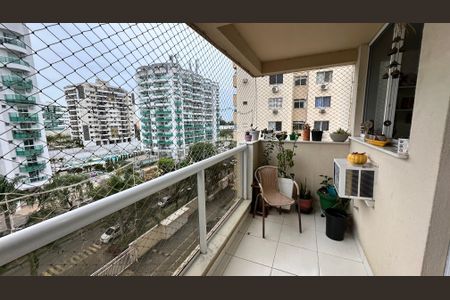 Apartamento à venda com 75m², 3 quartos e 1 vaga Apartamento à venda com 75m², 3 quartos e 1 vagaVaranda