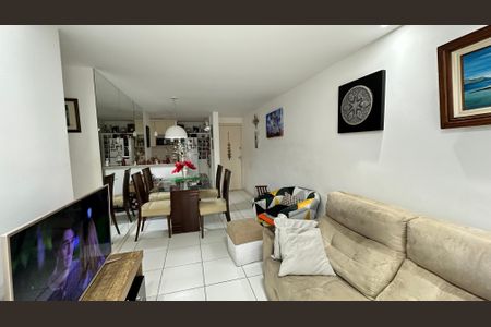 Apartamento à venda com 75m², 3 quartos e 1 vaga Apartamento à venda com 75m², 3 quartos e 1 vagaSala